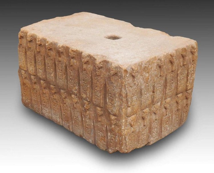Descobrem no Egito enormes blocos de pedra de 4.500 anos do reinado do faraó Quéops