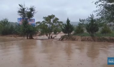 Inundações inesperadas provocam a morte a 12 pessoas na China