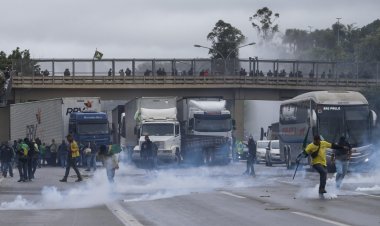 Manifestantes Bolsonaristas são expulsos da rodovia Castello Branco pela polícia do Choque