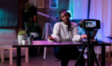 Porque o youtube shorts não impulsiona vídeos do kwai